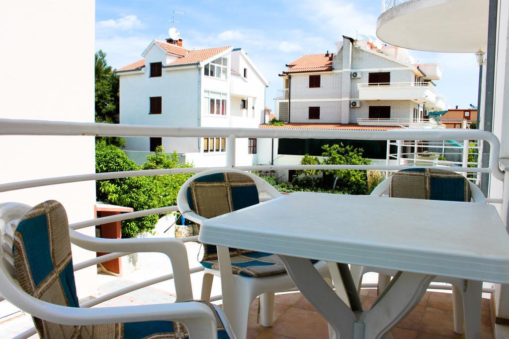 Apartments Niko Трогир Экстерьер фото